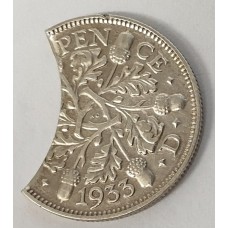 GREAT BRITAIN UK 1933 . SIXPENCE . ERROR . LARGE BITTEN CLIPPED EDGE